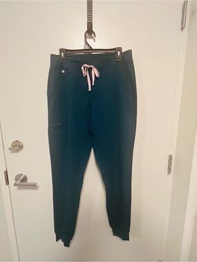 FIGS Teal Joggers style pants and top sold together. Medium/Tall. Sold together